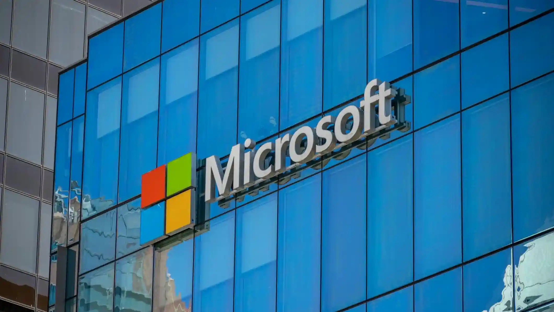 Microsoft launches a new powerful chip called Maia 200