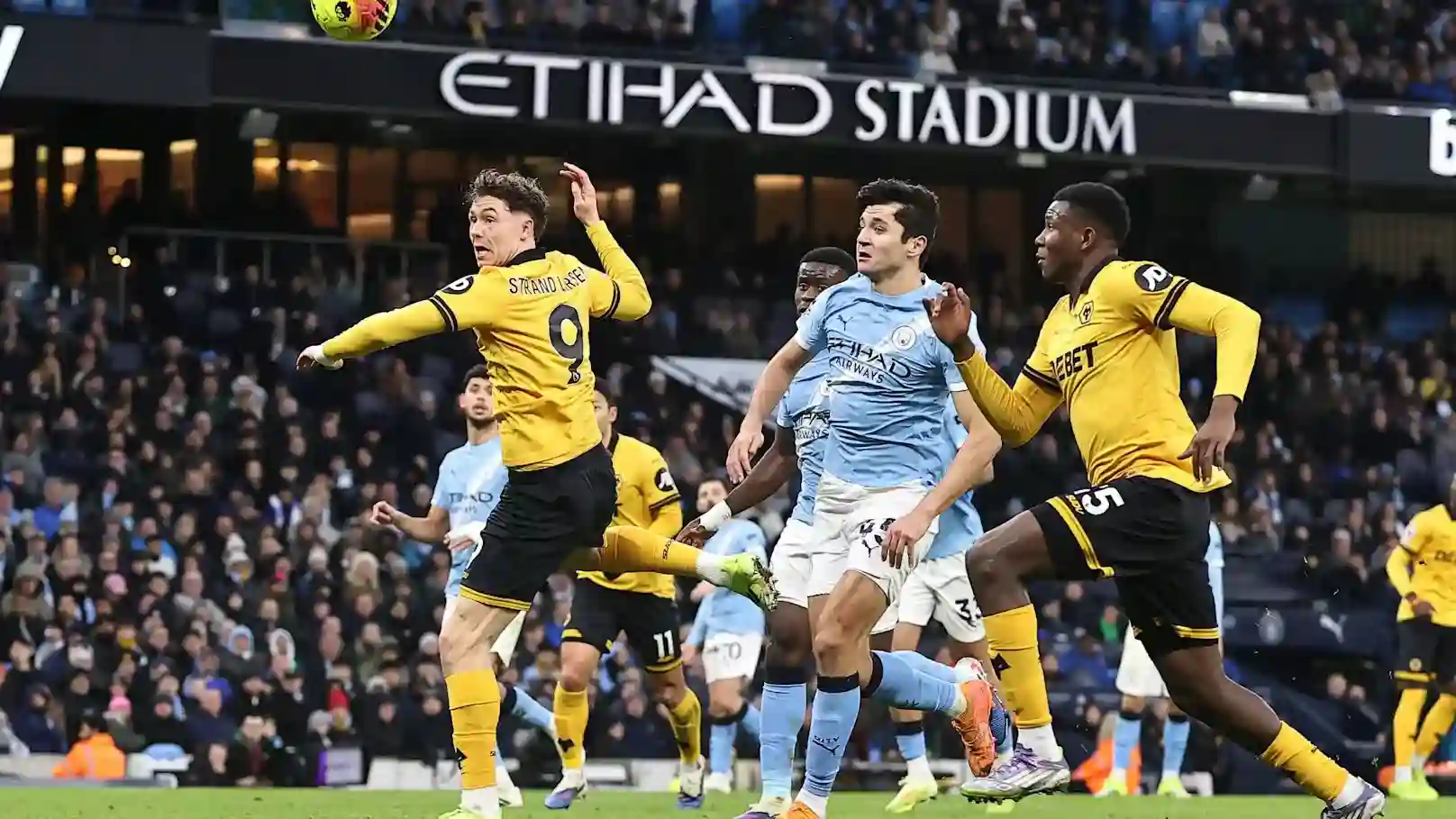 Strand Larsen is expected to join Crystal Palace as Mateta deal falls through